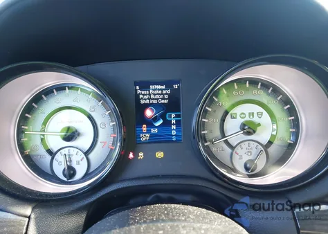 2013 Chrysler 300C John Varvatos Limited Edition из США, поврежденный, VIN 2C3CCADG4DH727407